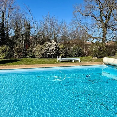 Atypique Avec Piscine 12x6 4 Pour 9 Personnes Proche Golf Dans Parc Arbore * 몽토방