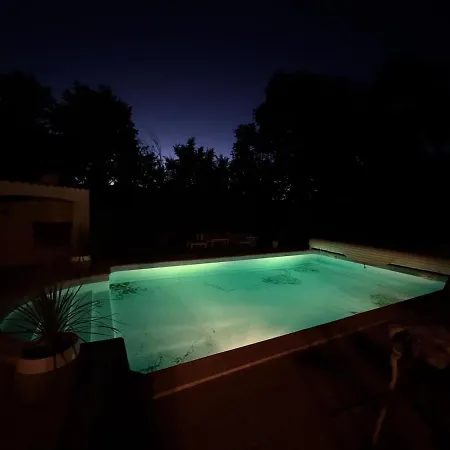 빌라 Atypique Avec Piscine 12x6 4 Pour 9 Personnes Proche Golf Dans Parc Arbore